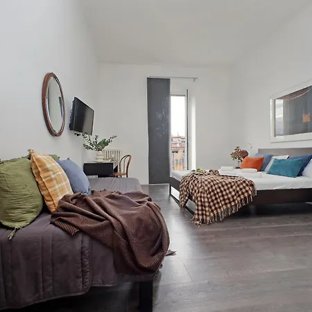 St Peter Giant Apartment *