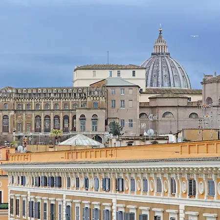 St Peter Giant Apartment Rome